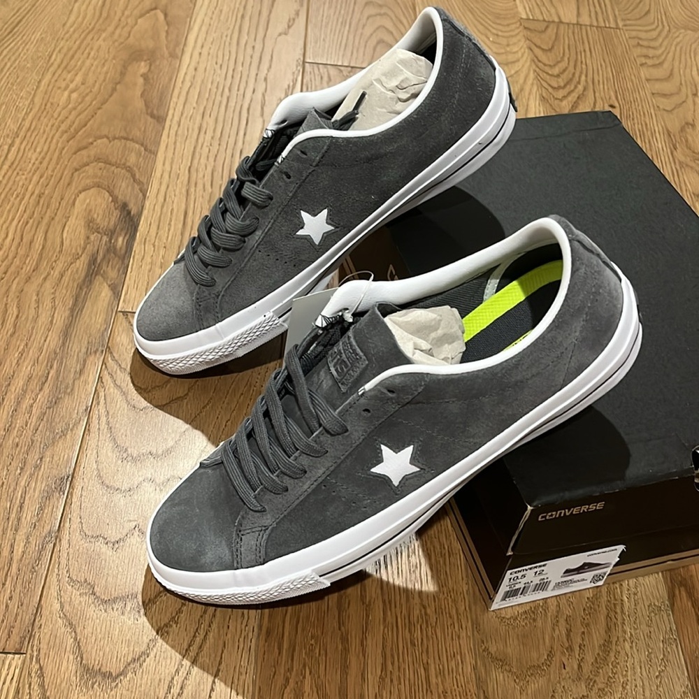 Men’s Brand New Suede OX Thunder Converse Size 10.5 / Women’s 12